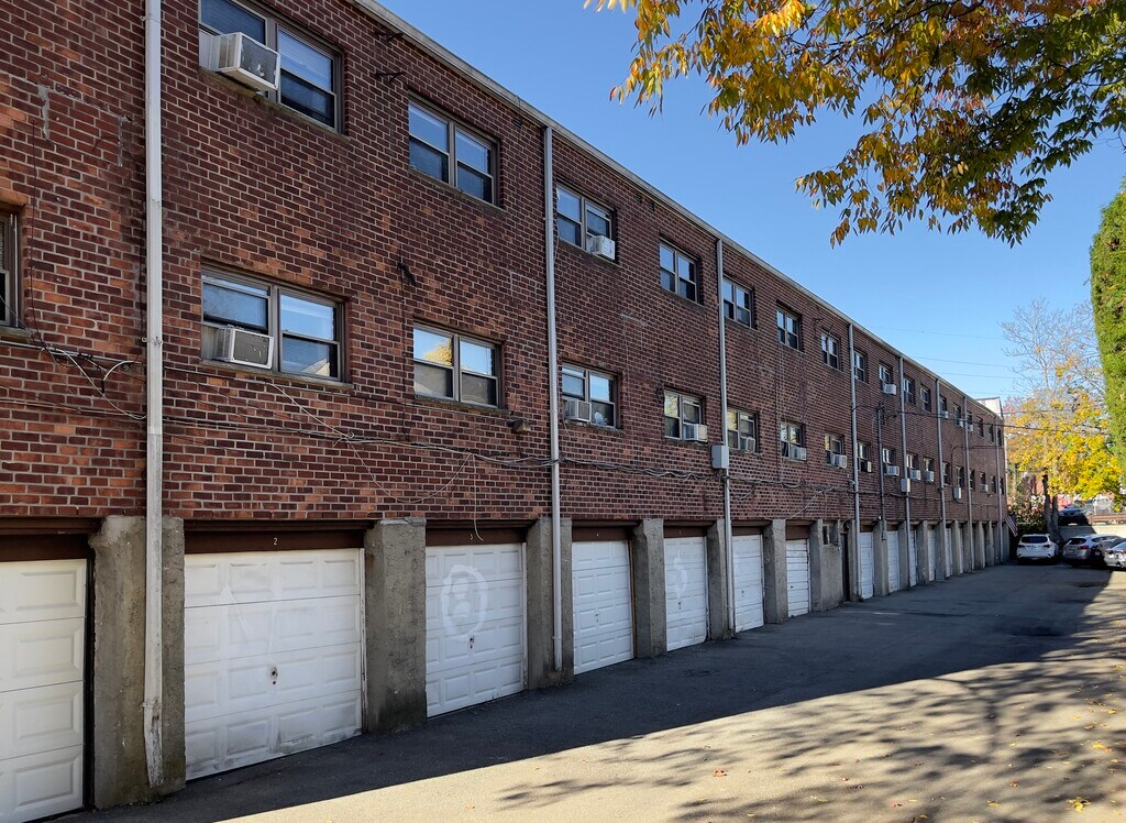 Fairfield Estates At Stewart Manor Stewart Manor, NY Apartments