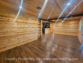 13477 Oak Run Rd in Oak Run, CA - Building Photo - Building Photo