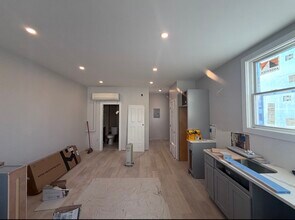 121 Winthrop St in Medford, MA - Building Photo - Building Photo