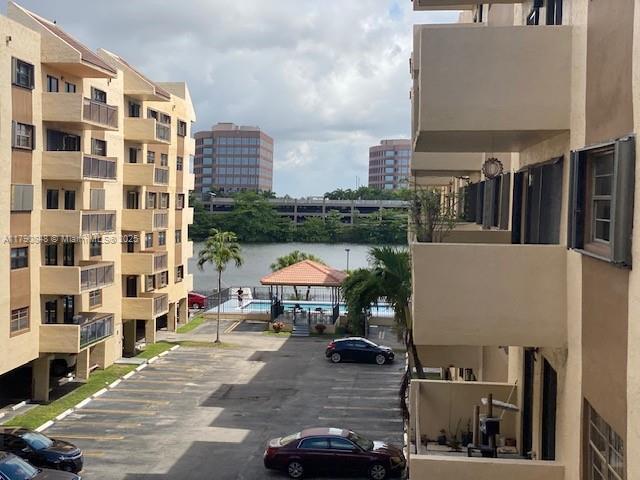 5249 NW 7th St in Miami, FL - Building Photo