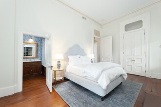 1 E Battery in Charleston, SC - Building Photo - Building Photo