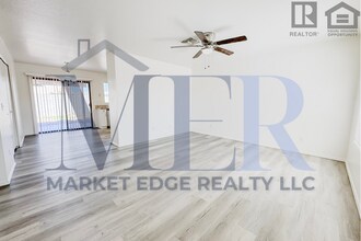 11324 W Diana Ave in Peoria, AZ - Foto de edificio - Building Photo