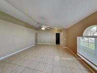 819 Brenton Leaf Dr in Ruskin, FL - Foto de edificio - Building Photo