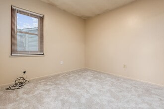 100 Chittenden Ave in Columbus, OH - Foto de edificio - Building Photo