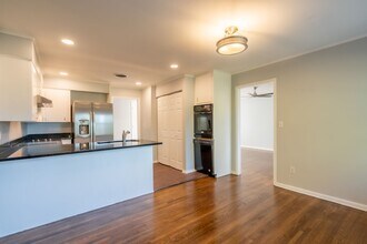 2645 S 74th E Ave in Tulsa, OK - Foto de edificio - Building Photo