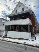 8 Farrell St in Mechanicville, NY - Building Photo