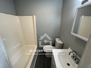 2324 State St, Unit 3 in New Castle, IN - Foto de edificio - Building Photo