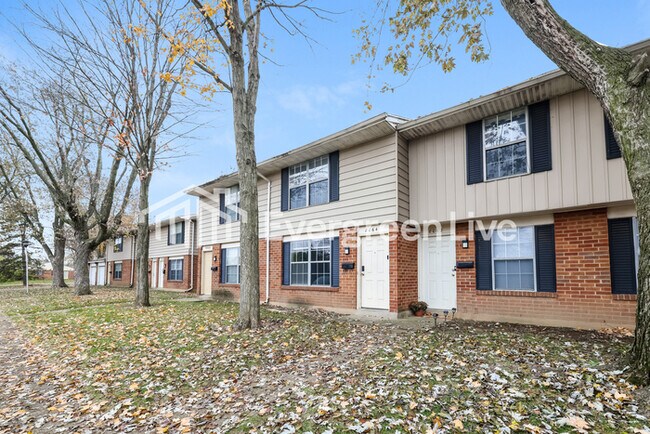 8064 Mt Everest St in Huber Heights, OH - Building Photo - Building Photo