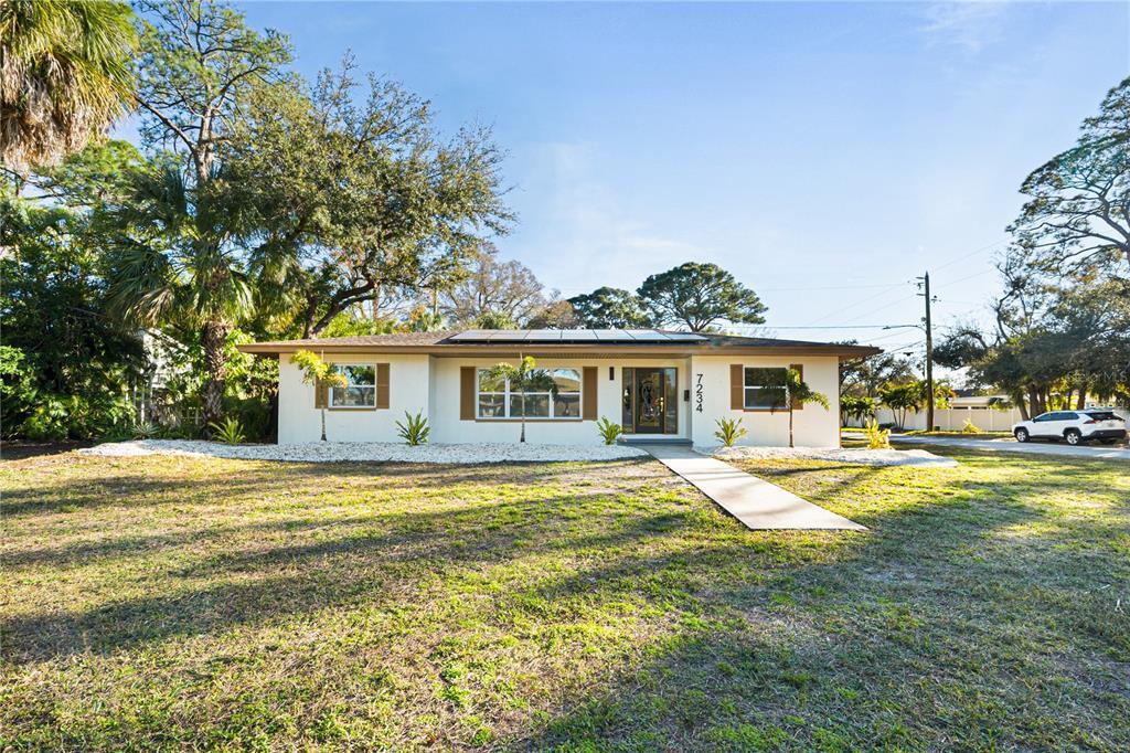 7234 1st Ave S in St. Petersburg, FL - Building Photo