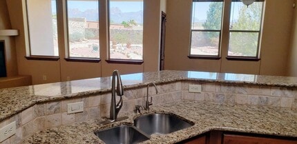 1910 San Fernando Dr in Las Cruces, NM - Building Photo - Building Photo