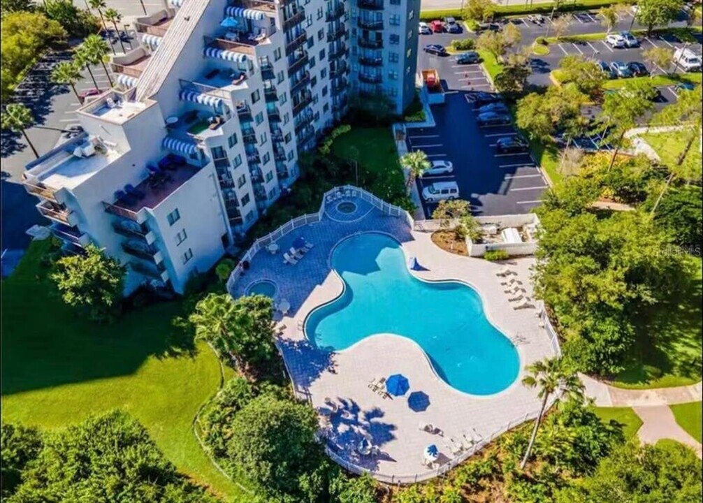 6165 Carrier Dr in Orlando, FL - Building Photo