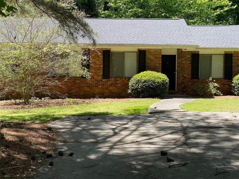 358 Bradley Woods Ct NW Photo