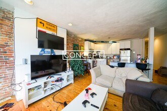 610 Columbus Ave, Unit 7 in Boston, MA - Foto de edificio - Building Photo