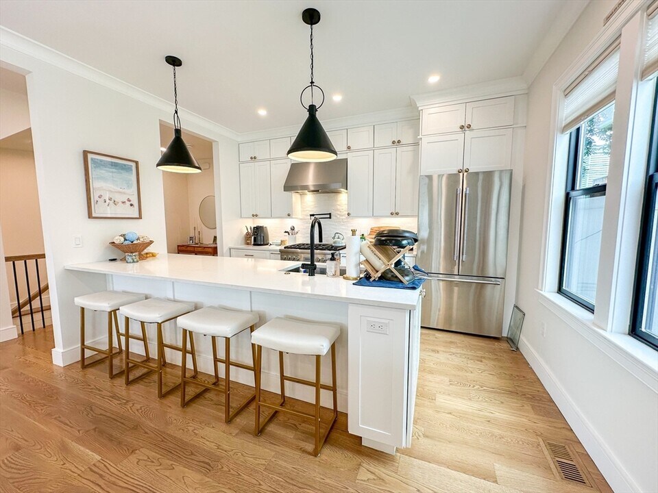 746 E 8th St in Boston, MA - Building Photo