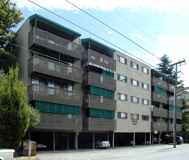 Bella Vista Apartments in Seattle, WA - Foto de edificio - Building Photo