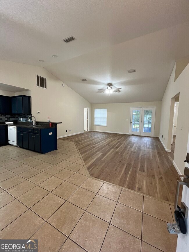 207 Royal Palms Ave in Kingsland, GA - Building Photo - Building Photo