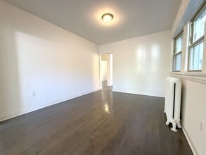 2905 N Bartlett Ave in Milwaukee, WI - Building Photo - Building Photo