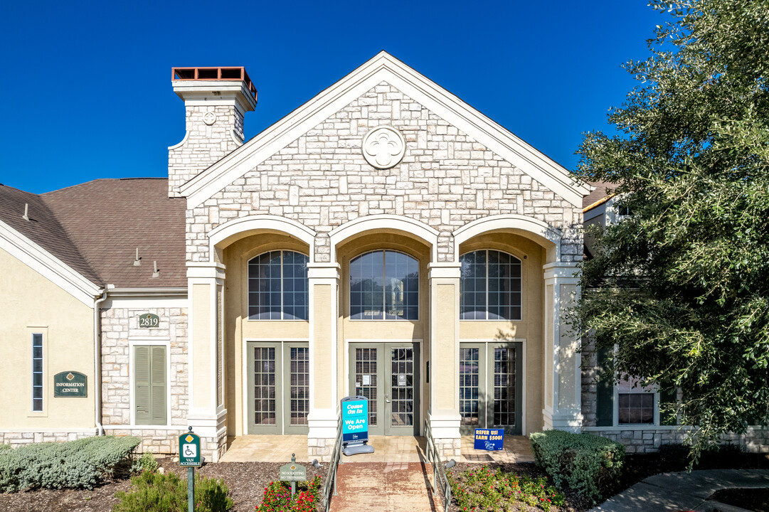 Costa Cadiz in San Antonio, TX - Building Photo