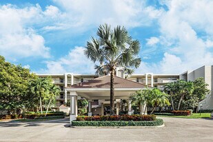 1915 Lavers Cir in Delray Beach, FL - Building Photo