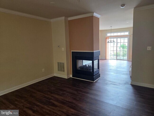 308 Garden View Square