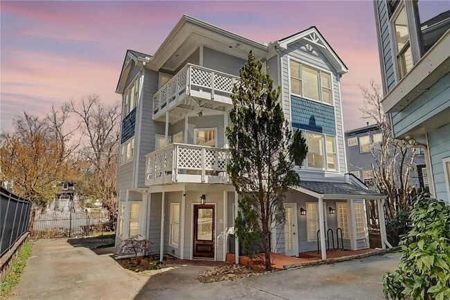 1036 Greenwood Ave NE in Atlanta, GA - Foto de edificio - Building Photo