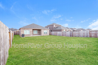 14205 Freeboard Dr in Santa Fe, TX - Building Photo - Building Photo