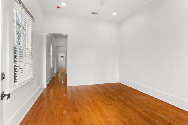 713 Valence St in New Orleans, LA - Building Photo - Building Photo
