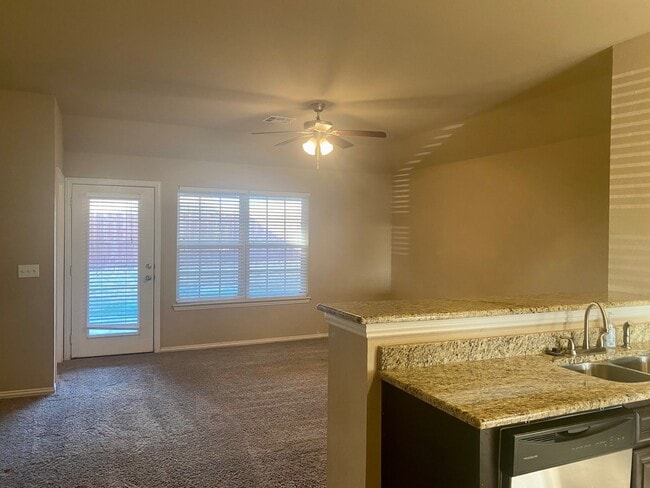 3825 Plantation Dr in Enid, OK - Building Photo - Building Photo