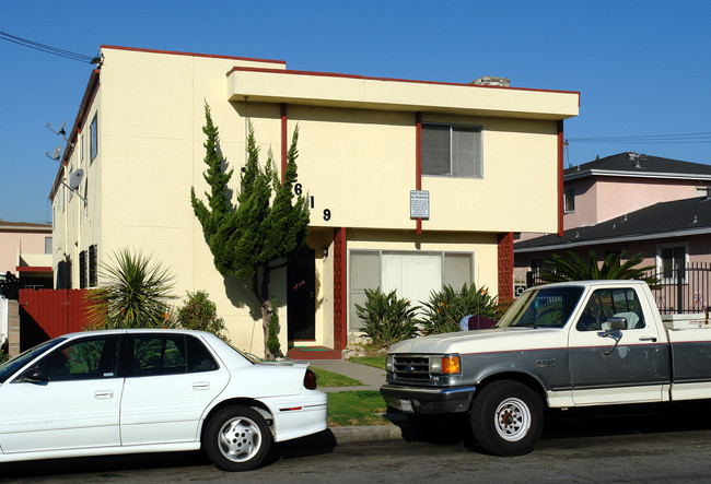 619 S Myrtle Ave in Inglewood, CA - Building Photo - Building Photo