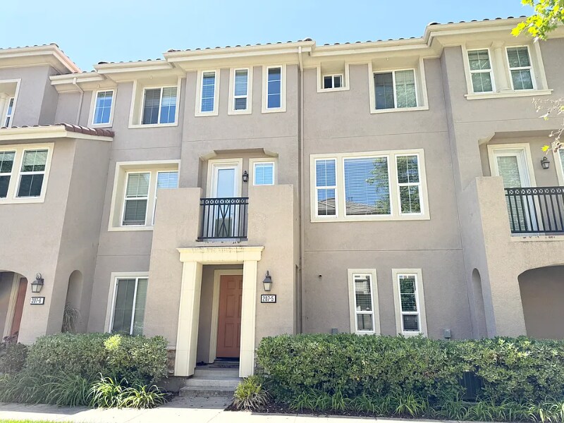 207 Heligan Ln in Livermore, CA - Building Photo