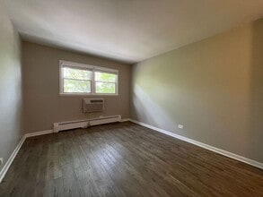 5107 Washington St in Downers Grove, IL - Building Photo - Building Photo
