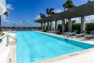 1100 S Flagler Dr in West Palm Beach, FL - Building Photo - Building Photo