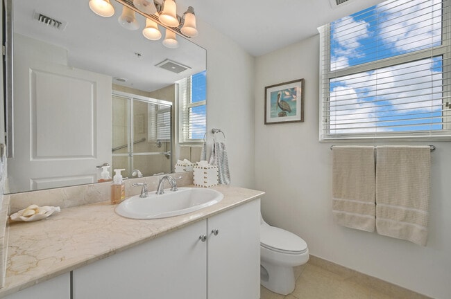 350 N Federal Hwy, Unit 705 in Boynton Beach, FL - Foto de edificio - Building Photo