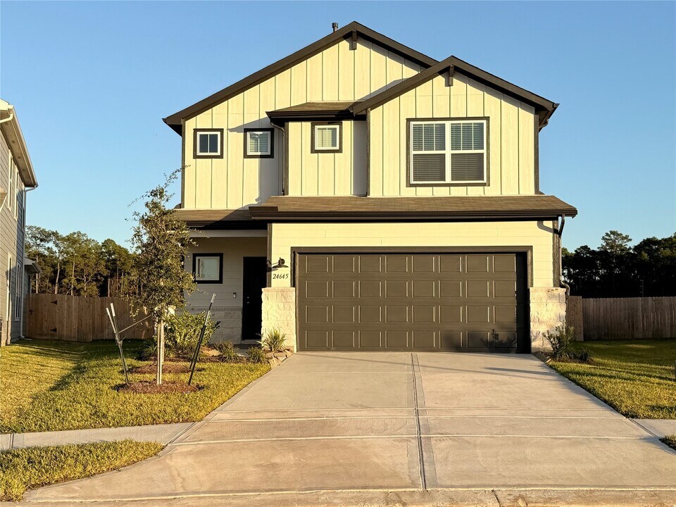 24645 Cascade Haven Rd in Porter, TX - Building Photo