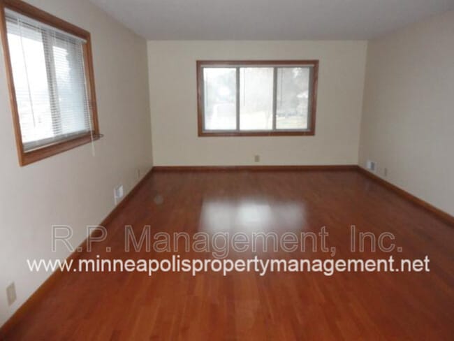 4200 Valley View Rd in Minneapolis, MN - Building Photo - Building Photo