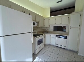 816 Sky Pine Way in Greenacres, FL - Building Photo - Building Photo