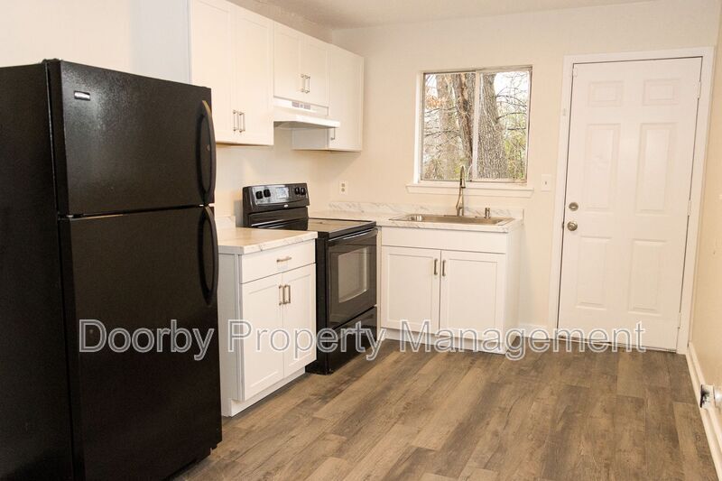 1611 Glowmont Dr in Chattanooga, TN - Building Photo