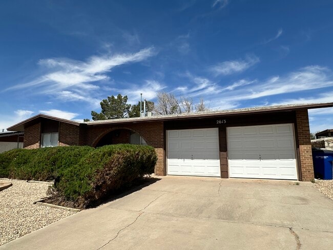 2613 Schooner Dr