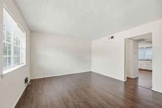 314 Candlewood Ln in Garland, TX - Building Photo - Building Photo