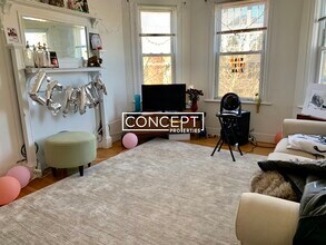 530 Cambridge St, Unit 2 in Boston, MA - Foto de edificio - Building Photo