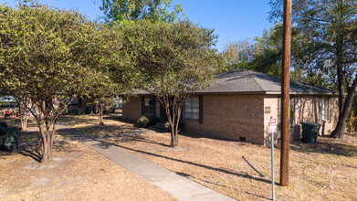 1409 S. College ave in Bryan, TX - Building Photo - Building Photo