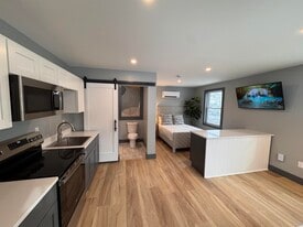 7-15 Aliber Pl in Keene, NH - Building Photo