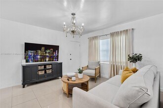 3 Navarre Ave in Coral Gables, FL - Building Photo - Building Photo