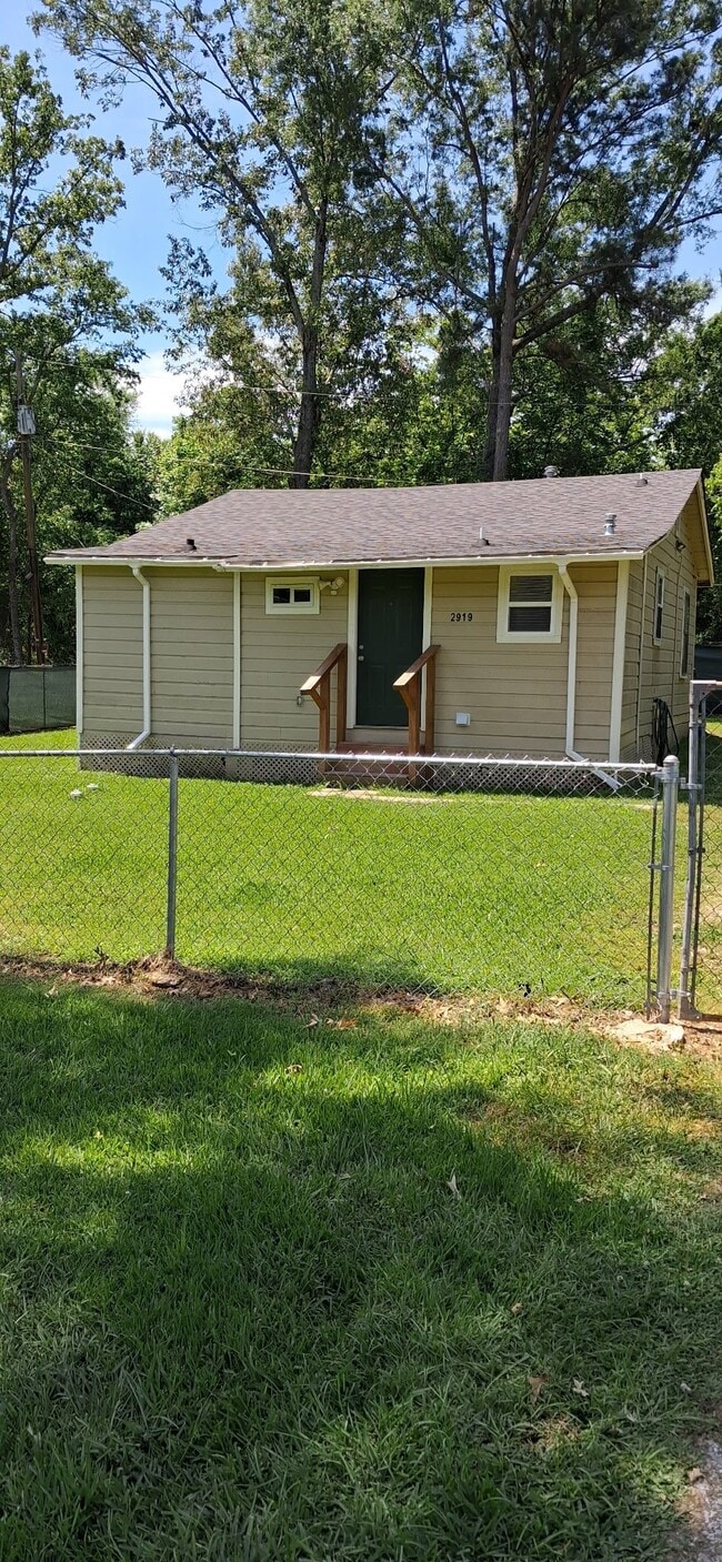 property at 2919 Montana St