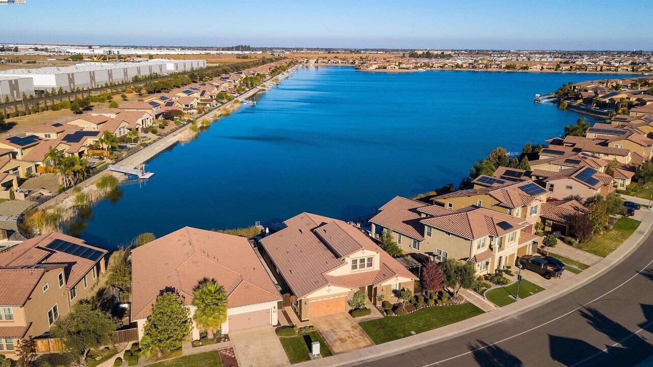 1440 Riva Trigoso Dr in Manteca, CA - Building Photo