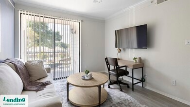 1601 W Arbrook Blvd in Arlington, TX - Foto de edificio - Building Photo