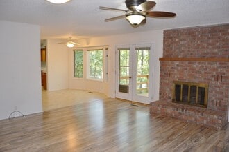 15 Almendra Ln in Hot Springs, AR - Building Photo - Building Photo