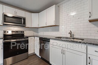 7410 E 57th St in Kansas City, MO - Building Photo - Building Photo