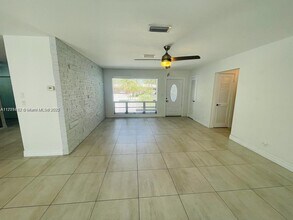 1900 NE 41st St in Oakland Park, FL - Building Photo - Building Photo