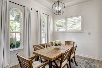 1324 Bingle Rd in Houston, TX - Building Photo - Building Photo